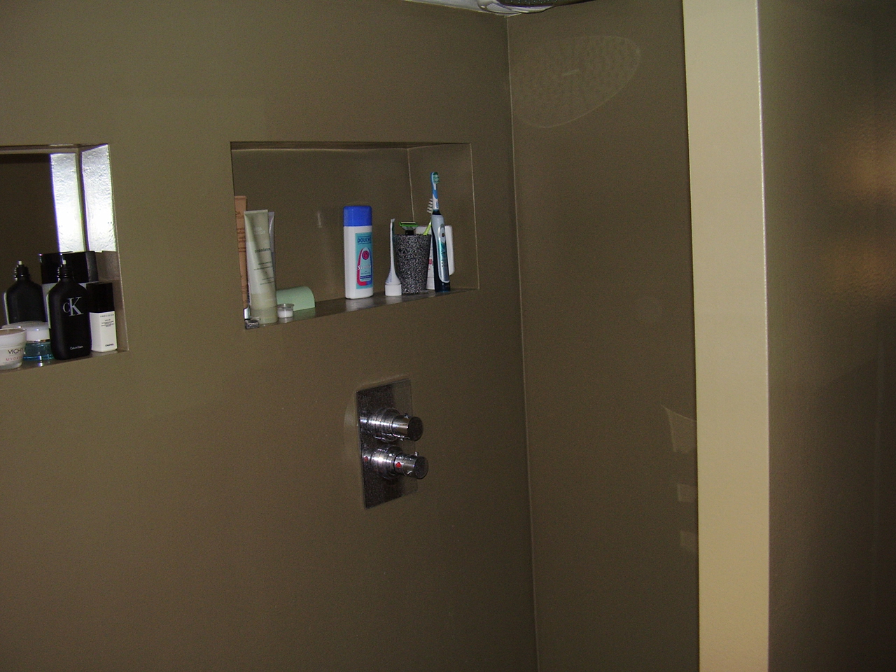 Badkamer in werfkelder aan de leidsekade